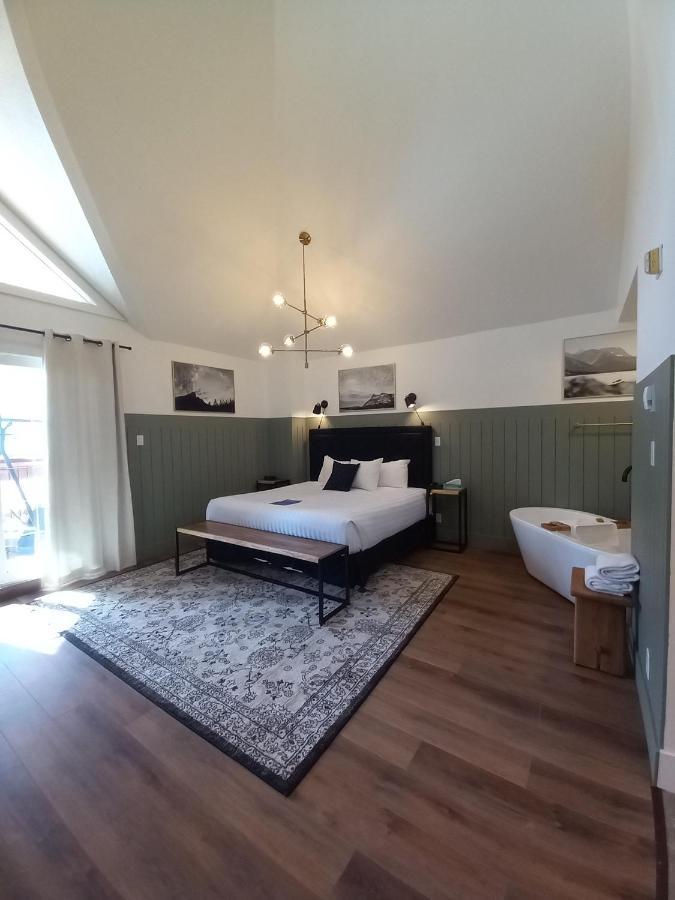Waterton Glacier Suites Экстерьер фото