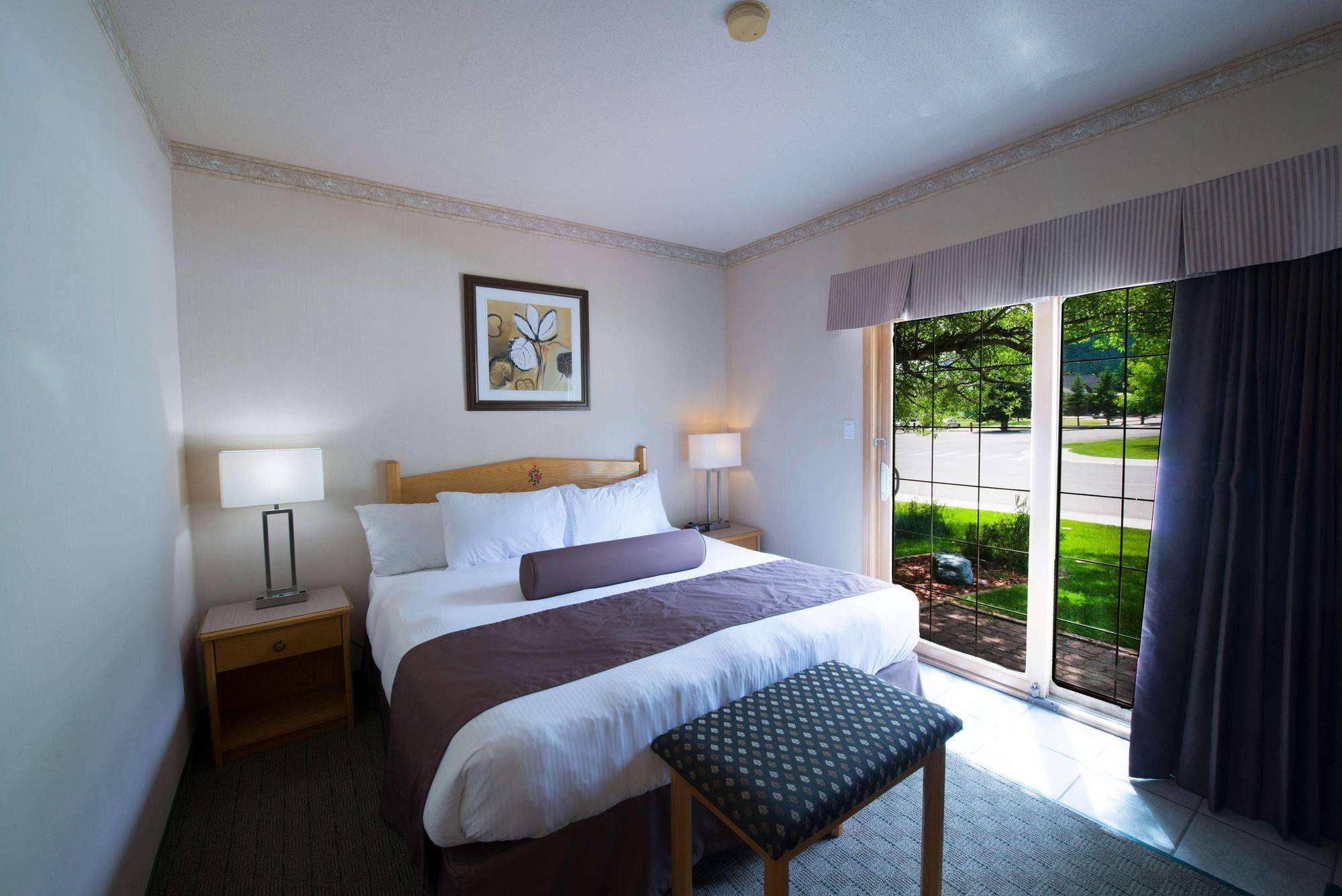 Waterton Glacier Suites Экстерьер фото